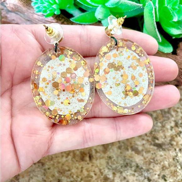 BB-8 Acrylic Earrings - Picture 5 of 5